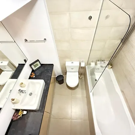 A Away - Politehnica Park - Grozavesti Business Campus * Bucureşti